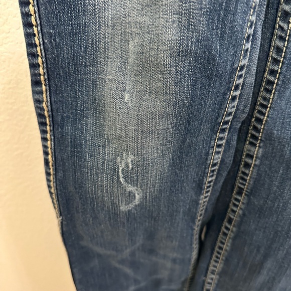 Cowgirl Tuff never give up women’s jeans.  28 waist, 35 length. - Picture 3 of 12